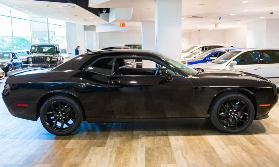 Dodge Challenger (2020 SXT)