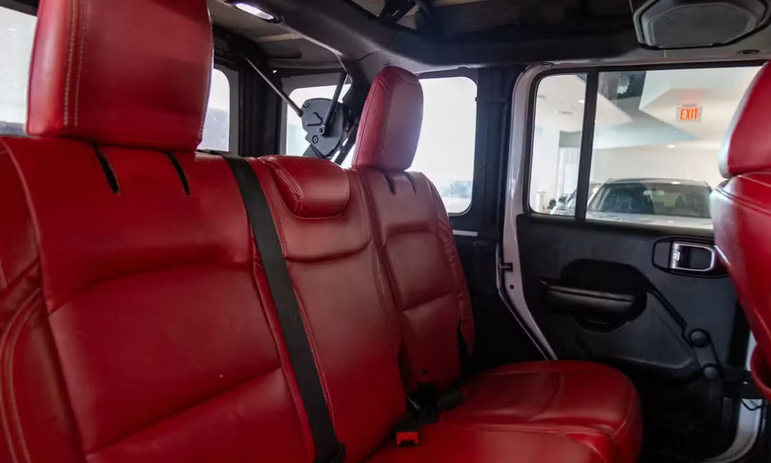 Jeep Wrangler Unlimited (2018 Sport)