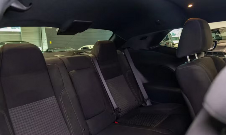 Dodge Challenger (2020 SXT)