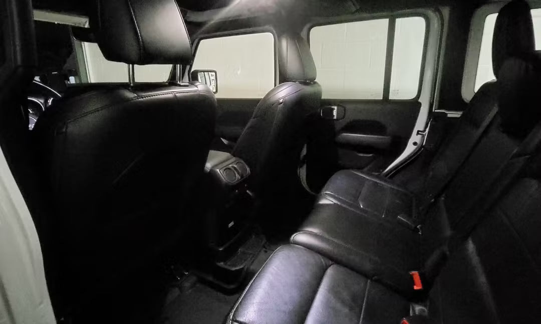 Jeep Wrangler Unlimited (2021 Sahara Altitude)