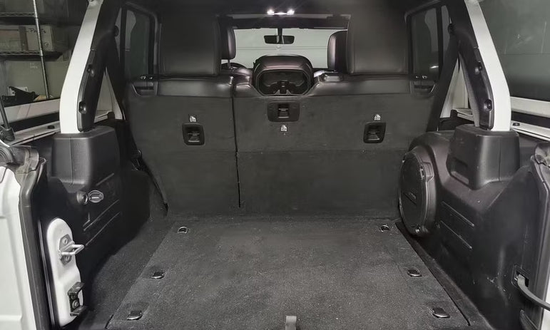 Jeep Wrangler Unlimited (2021 Sahara Altitude)