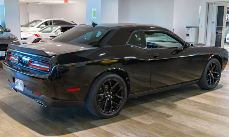 Dodge Challenger (2020 SXT)