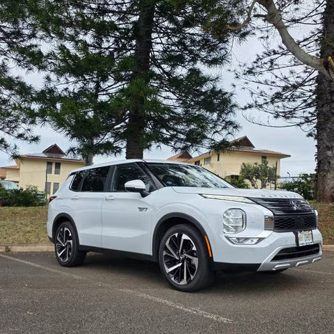 Mitsubishi Outlander Plug-In Hybrid (2024 SEL)