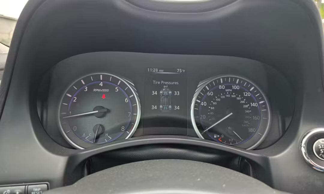 INFINITI Q50 (2017 2.0t Premium)