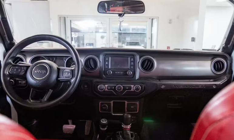 Jeep Wrangler Unlimited (2018 Sport)